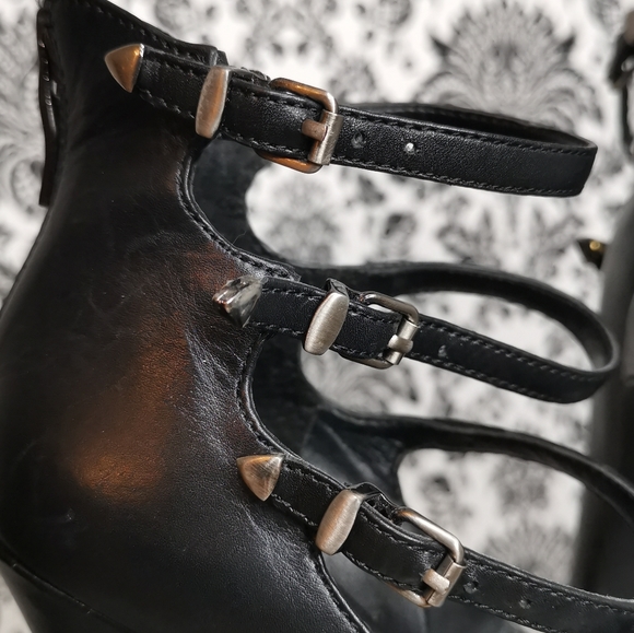 BCBGeneration Black Pumps - Size US 6 sexy - Picture 10 of 10